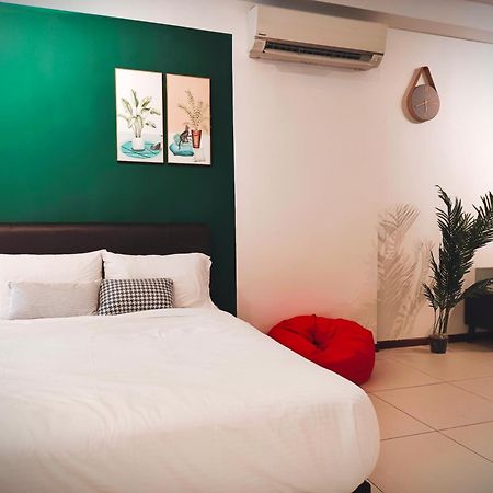 The Landmark By Katana 3Br To 4Br Luxury Seaview Landmark Homestay At Gurney 15-16Pax 无敌海景套房 Tanjung Tokong Buitenkant foto
