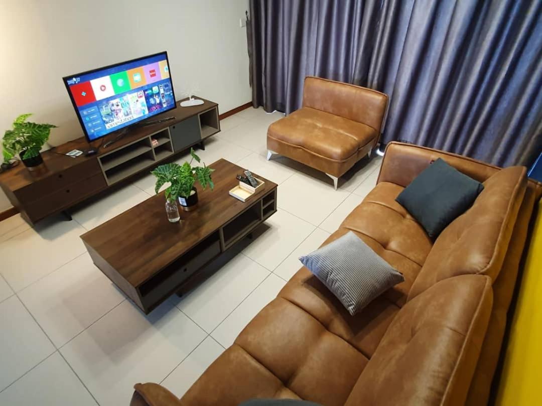 The Landmark By Katana 3Br To 4Br Luxury Seaview Landmark Homestay At Gurney 15-16Pax 无敌海景套房 Tanjung Tokong Buitenkant foto